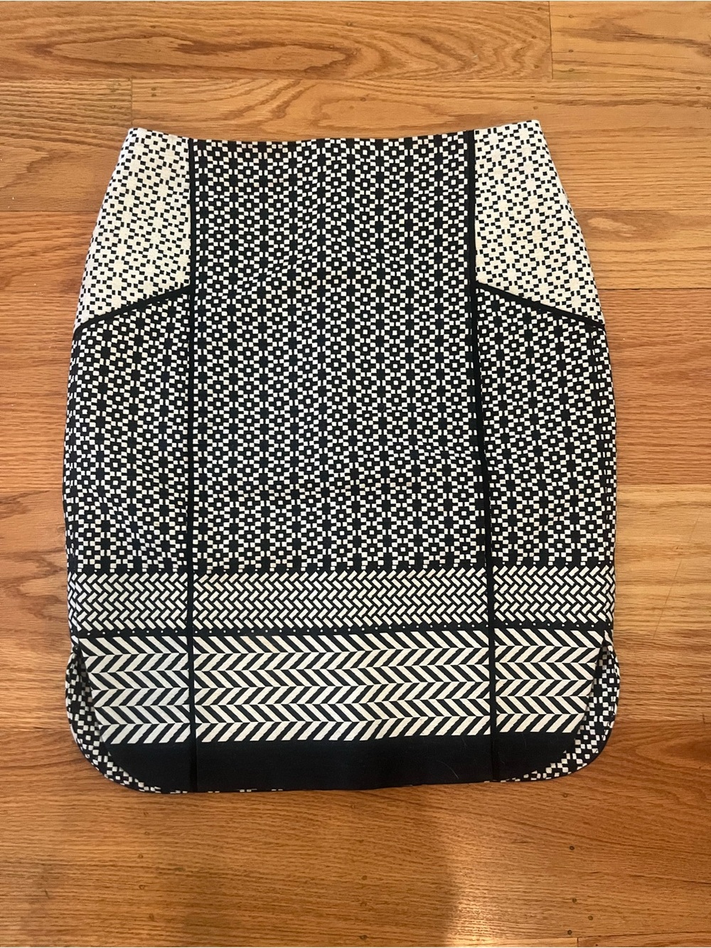 J.Crew Black Ivory Geometric Print Pencil Skirt Size 4